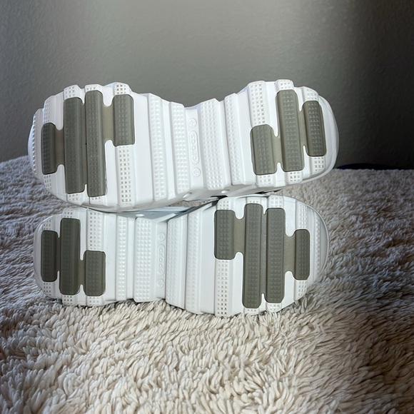 Crocs Nova Trek White Grey NWT men’s 7 women’s 9 - Picture 6 of 7